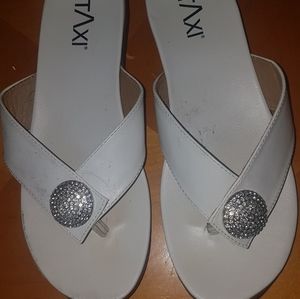 Taxi sandals